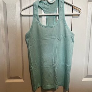 Lululemon tank top